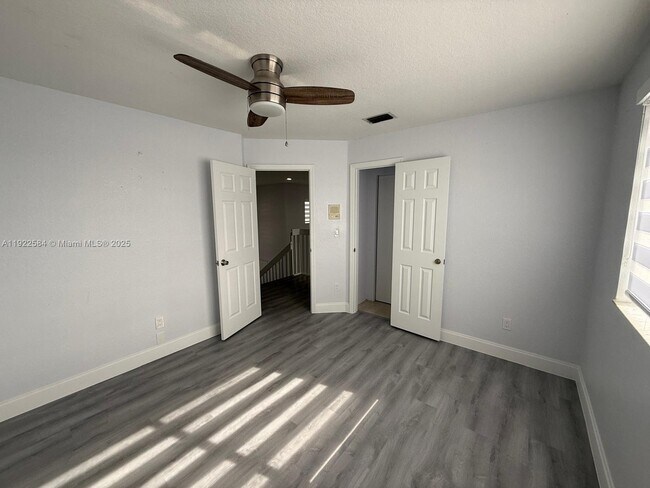 Building Photo - 9352 SW 155th Ave