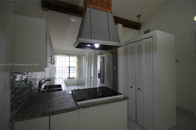 Building Photo - 10351 Juniper Ct