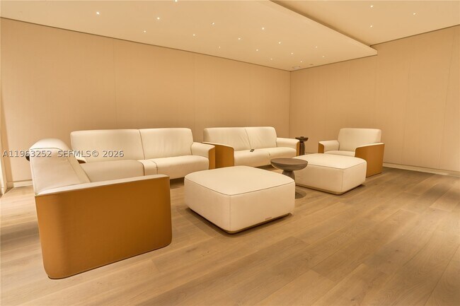 Building Photo - 300 Biscayne Blvd