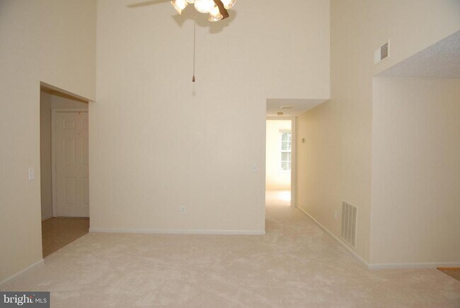 Building Photo - 9230 Niki Pl
