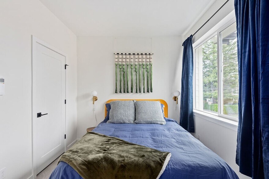 Building Photo - 5205 SE Boise St