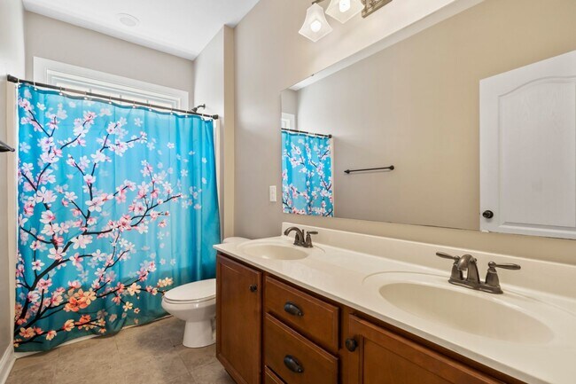 Building Photo - Stunning rental home in beautiful Ardrey Crest