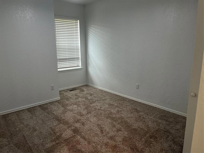 Building Photo - 4614 Evergreen Ct