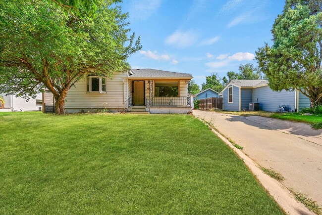 Primary Photo - $3,195, 3-bed, 3-bath located in Denver wi...