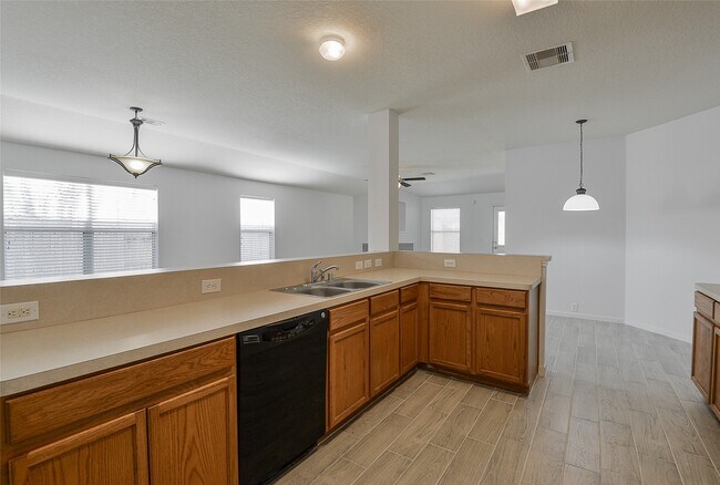 Building Photo - 2825 Woodspring Forest Dr