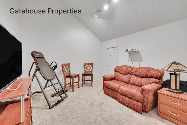Building Photo - 864 S Reed Ct