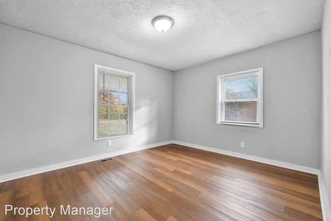 Building Photo - 4110 Garnet Dr