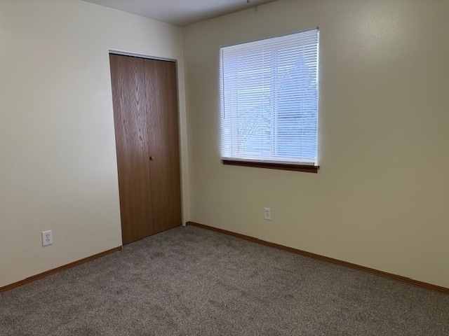 Building Photo - Duplex with detached garage