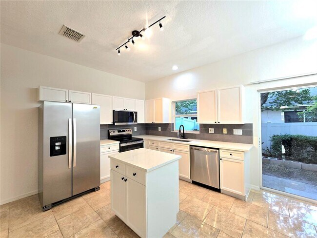 Building Photo - 13241 Opal Court North
