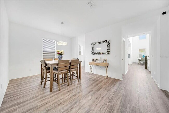 Building Photo - Stunning Fully Furnished 4 Bed Home with Resort-Style Community Amenities