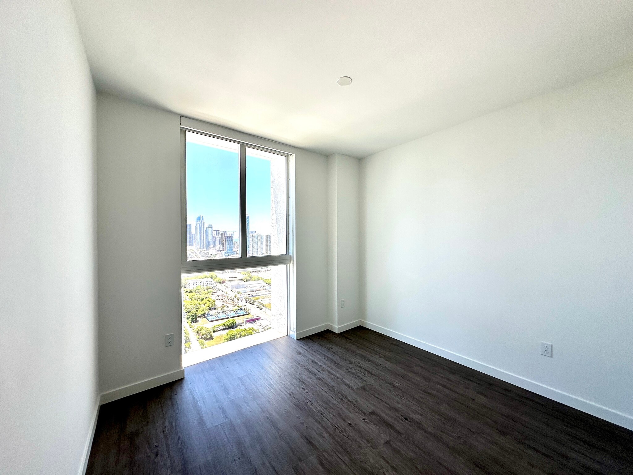 Building Photo - 133 NE 24th St