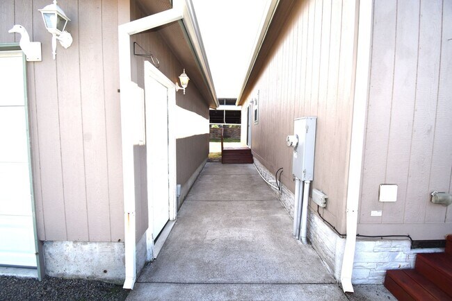 Building Photo - 35719 Engel Rd SE