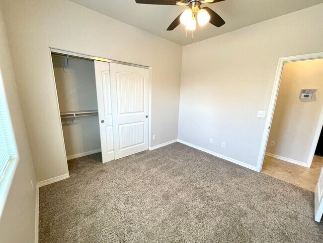 Building Photo - Centrally Located 3BR Home Near Airway Ave | Granite Kitchen, 2-Car Garage & Fenced Yard!