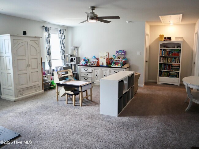 Building Photo - 404 Willet Ct