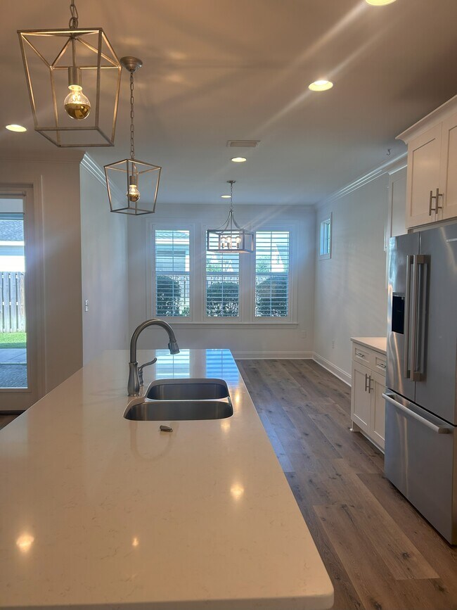 Building Photo - 14 Conifer Ct