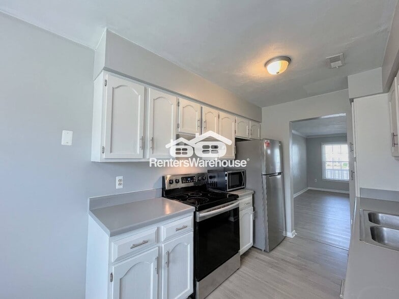 Building Photo - 808 Fraternity Ct