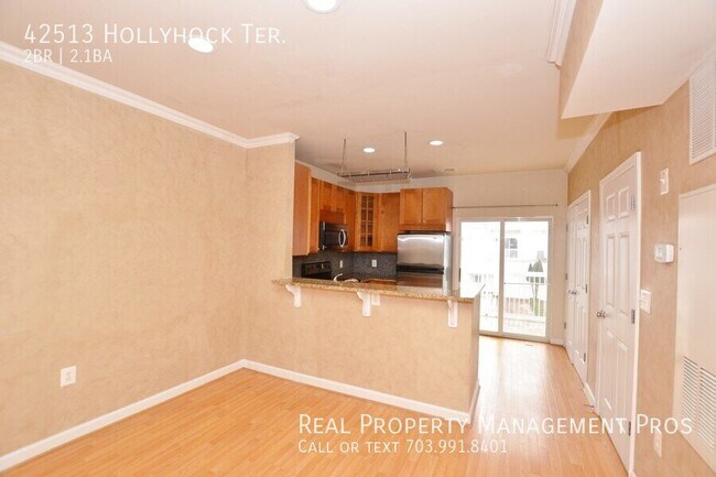 Building Photo - 42513 Hollyhock Terrace