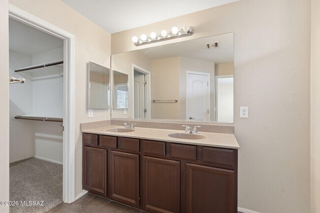 Building Photo - 3576 W Goshen Dr