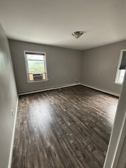 Building Photo - 332 Old Loudon Rd
