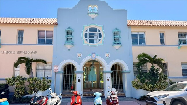 Building Photo - 736 13th St