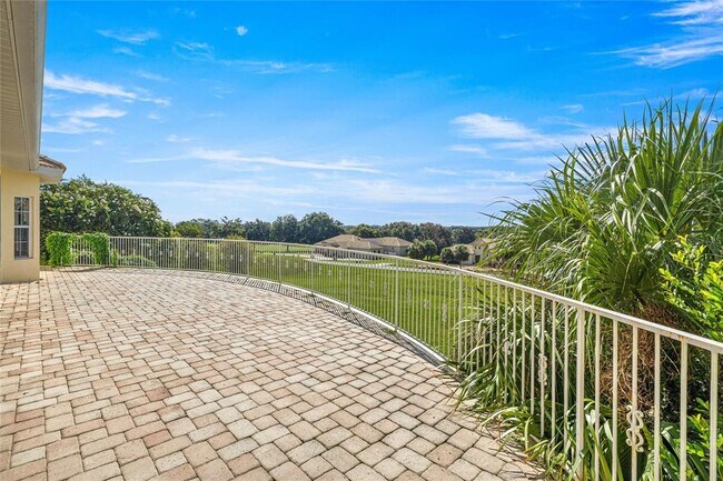 Building Photo - 482 W Fenway Dr