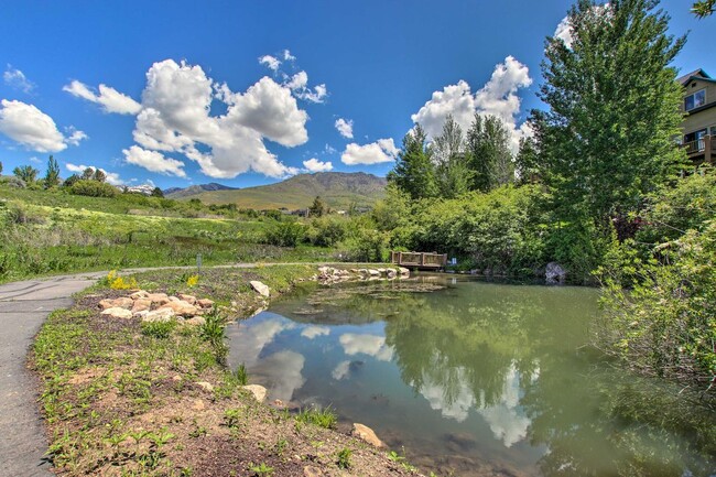 Building Photo - 3524 N Fox Run Dr