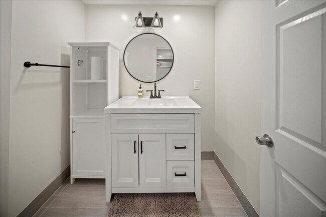 Building Photo - 273 W Carmel Valley Rd