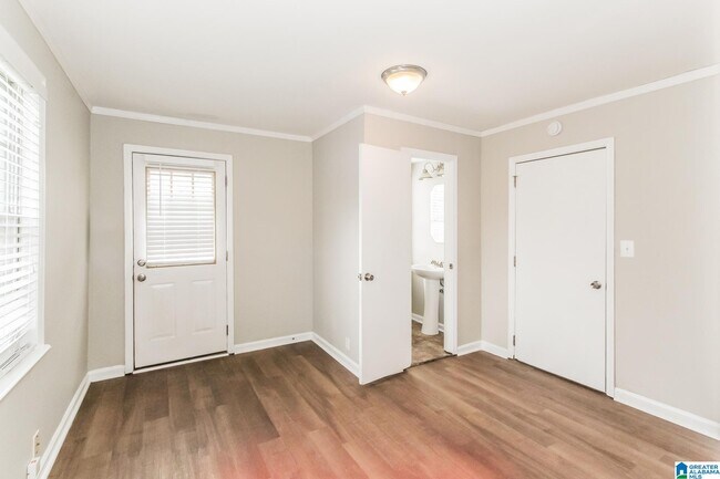 Building Photo - 2121 Mississippi Ave