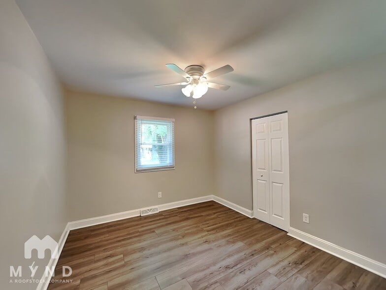Building Photo - 145 Farm Rd