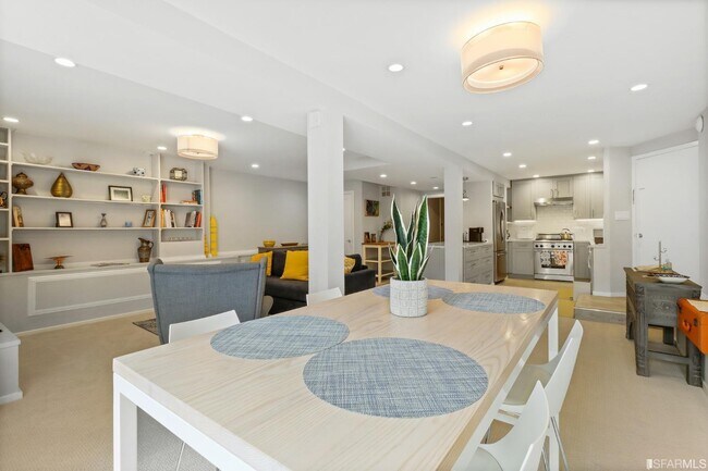 Building Photo - 3242 Washington St