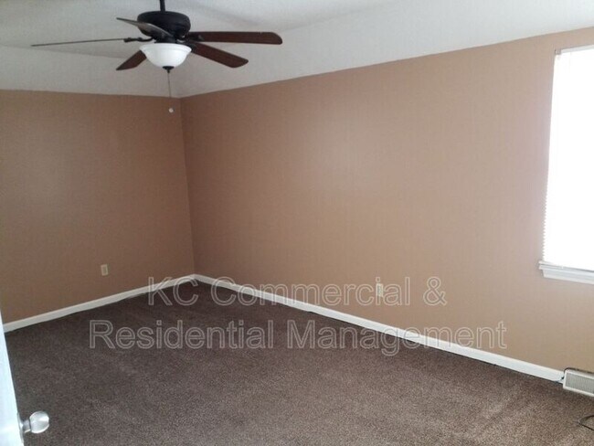 Building Photo - 10013 N Harrison Dr