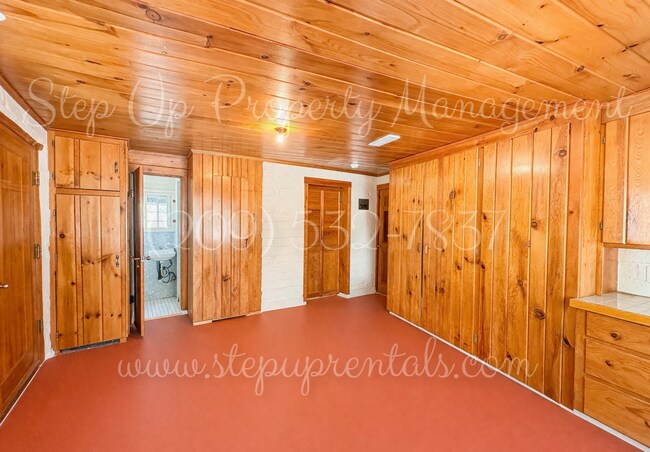 Building Photo - 20381 Sherry Ct