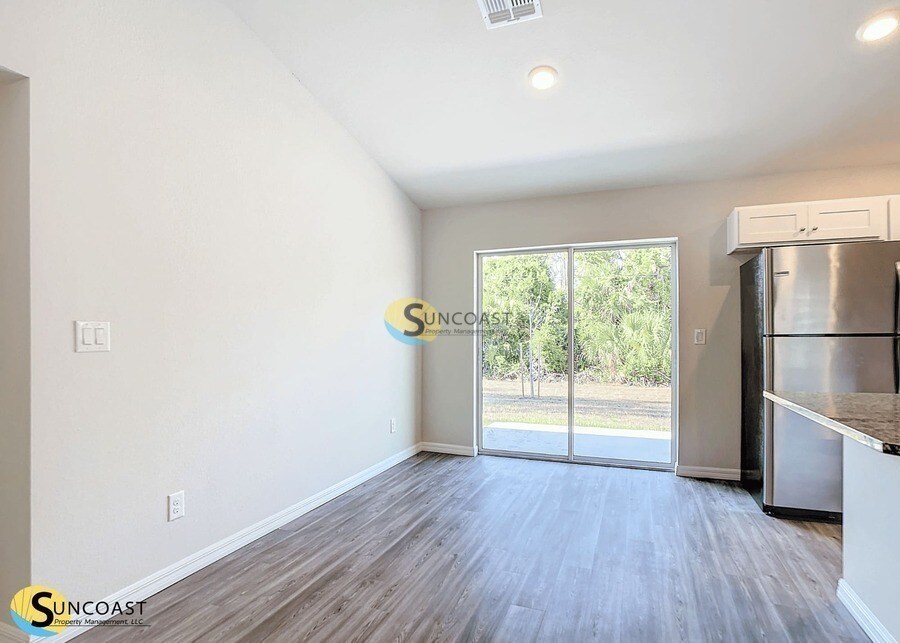 Building Photo - 17389 Tyler Ave