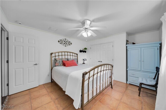 Building Photo - 1811 NE 5th Terrace