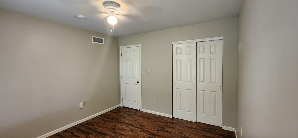 Building Photo - 1038 Boeshore Cir