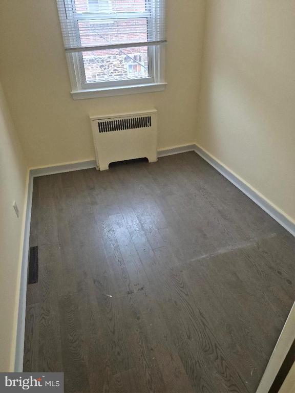 Building Photo - 5345 W Columbia Ave