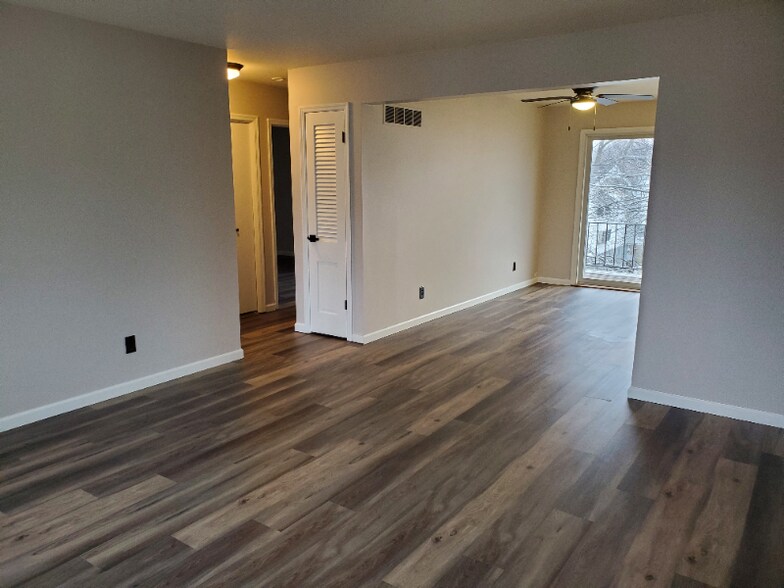 Building Photo - 519 W Superior St