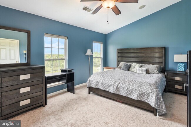 Building Photo - 158 Maloney Terrace