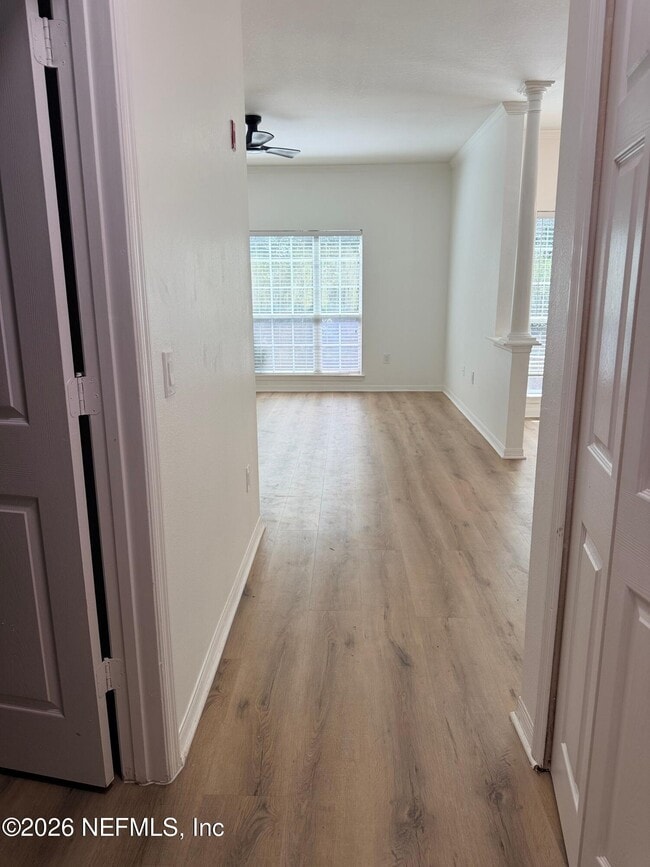 Building Photo - 7800 Point Meadows Dr