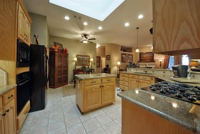 Building Photo - 1717 Flatwood Dr