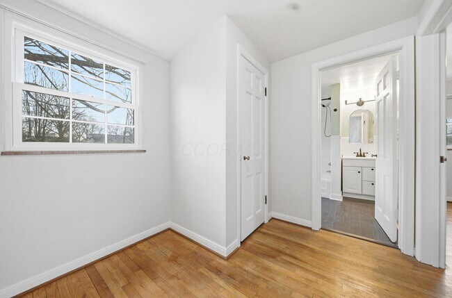 Building Photo - 532 N Drexel Ave