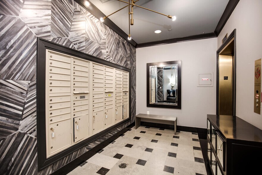 Building Photo - 525 W Lafayette Blvd