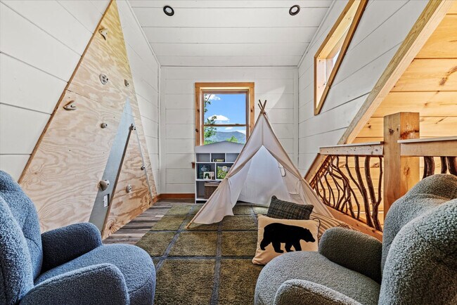 Building Photo - 208 Tunnel Ridge Dr