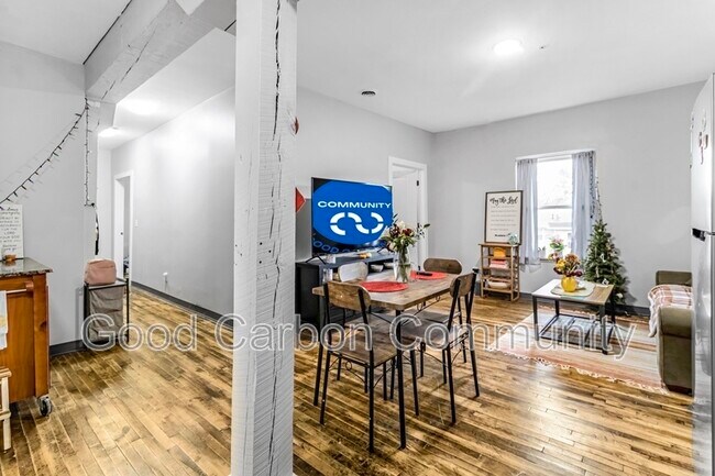 Building Photo - 30 Water St