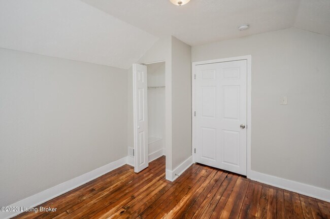 Building Photo - 1821 W Lee St