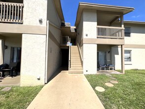 Building Photo - 2BD/2BA Condo in West Palm Beach!!