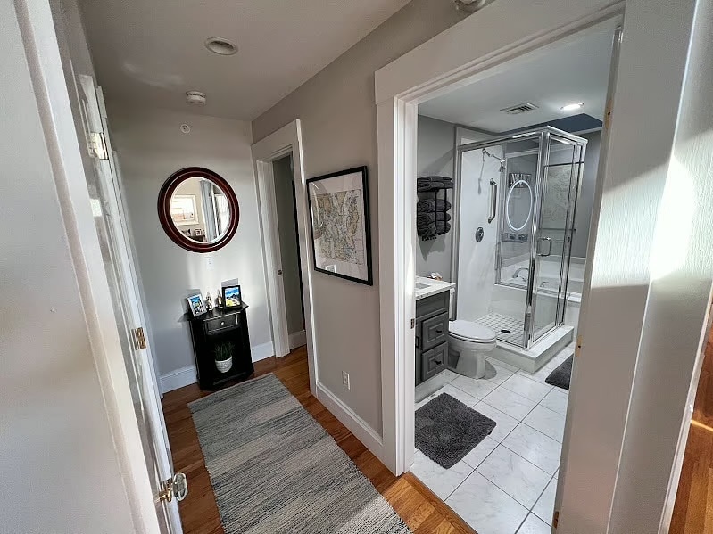 Building Photo - 127 Dodge St