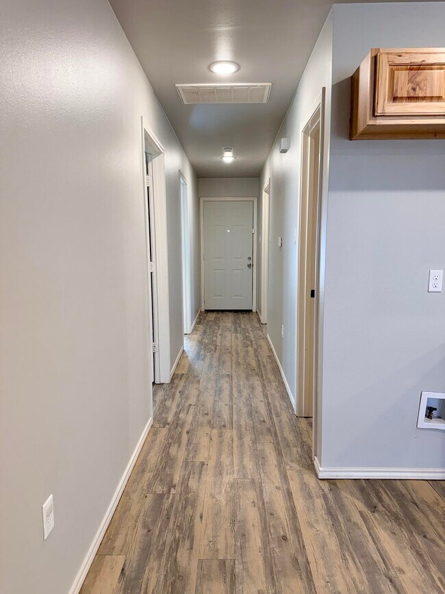 Building Photo - 1716 E 14th St