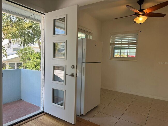 Building Photo - 1800 Pass a Grille Way