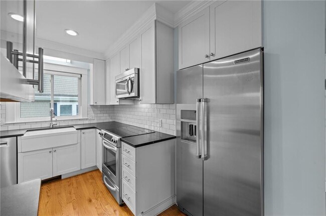 Building Photo - 36 Almy St